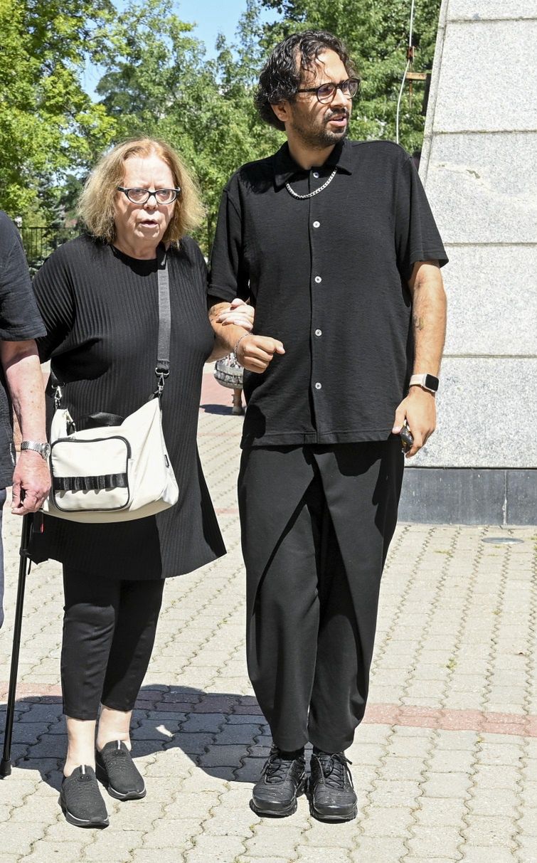 Elżbieta Zapendowska na pogrzebie Tadeusza Woźniaka