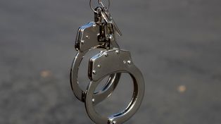 Rzeszów: Oszust za 20 tys. zł wcisnął 71-latkowi fałszywe monety i "brylant"