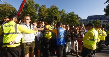 Oktoberfest w Monachium. Polak zaatakowany, policja szuka ochroniarza