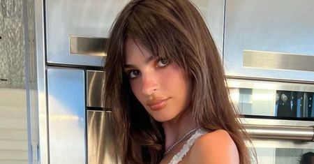 Już tak nie wygląda. Emily Ratajkowski zmieniła kolor włosów