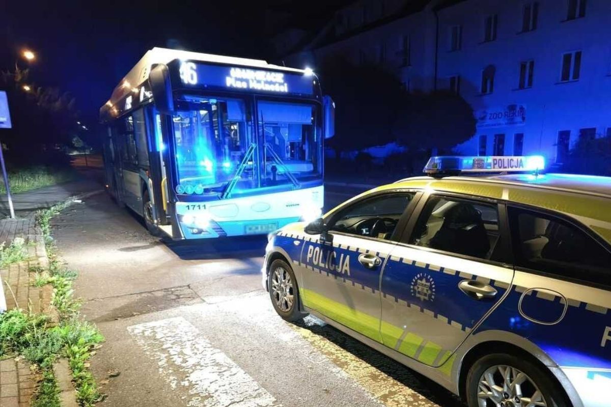 Minęła 23:00. "Wulgarne zachowanie" w autobusie. Może trafić za kraty