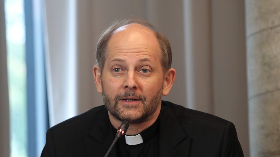 Nowe obostrzenia. Ks. Leszek Gęsiak zapewnił, że Kościół rozumie trudną sytuację pandemiczną