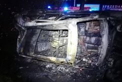 Warszawa. Mało nie spłonął żywcem w skradzionym jeepie. Uratowali go policjanci