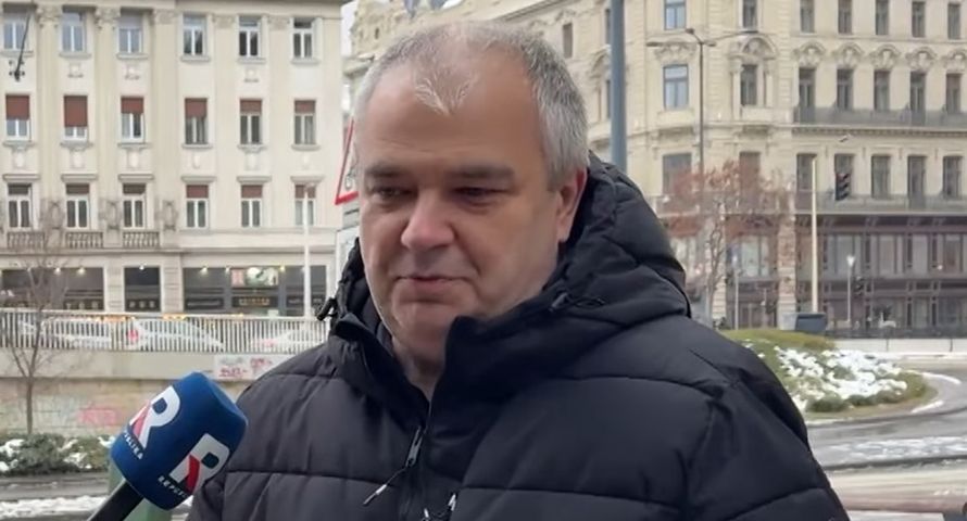 Dziennikarz Republiki tłumaczy się z dotacji dla fundacji jego żony. Kamper z Funduszu Sprawiedliwości