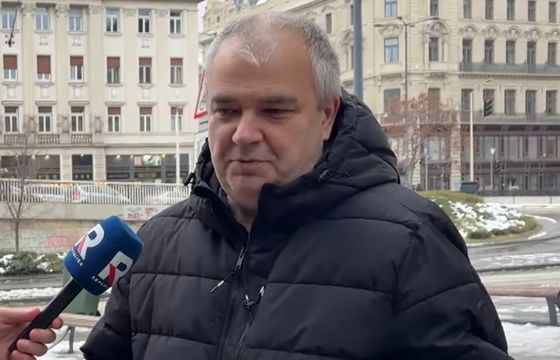 Dziennikarz Republiki tłumaczy się z dotacji dla fundacji jego żony. Kamper z Funduszu Sprawiedliwości