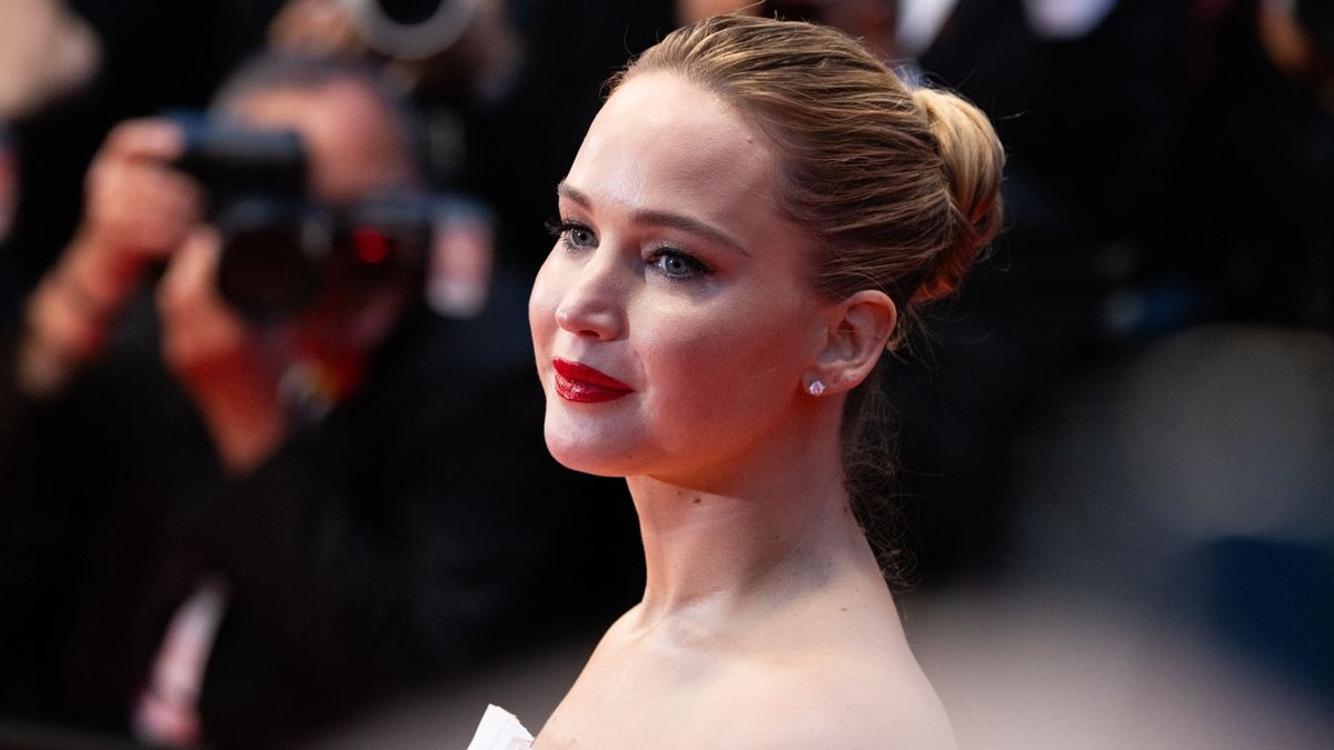 Jennifer Lawrence wychowuje dwójkę "tęczowych dzieci"