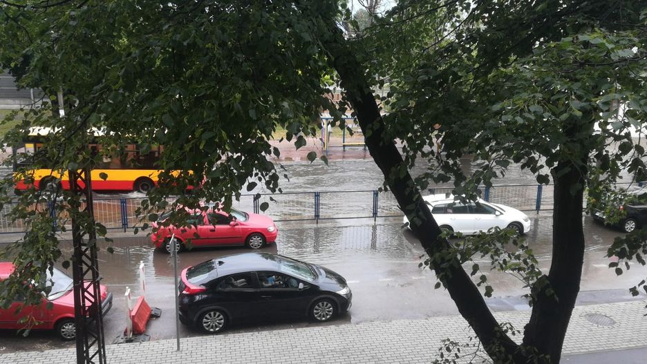 Pogoda. Gdzie jest burza? Ulewa dotarła nie tylko do Warszawy. To zdjęcie otrzymaliśmy z Pruszkowa