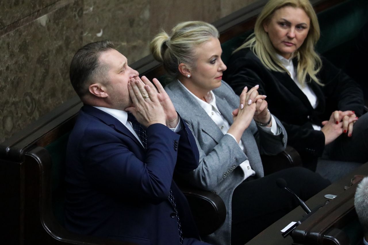 Tusk pokazał, jak rozliczą PiS. Czarnek już zgłasza akces