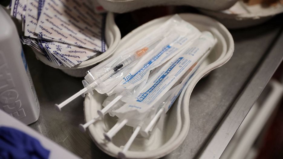 Szczepienia przeciw COVID-19. Komisja Europejska przedłuża mechanizm autoryzacji eksportu