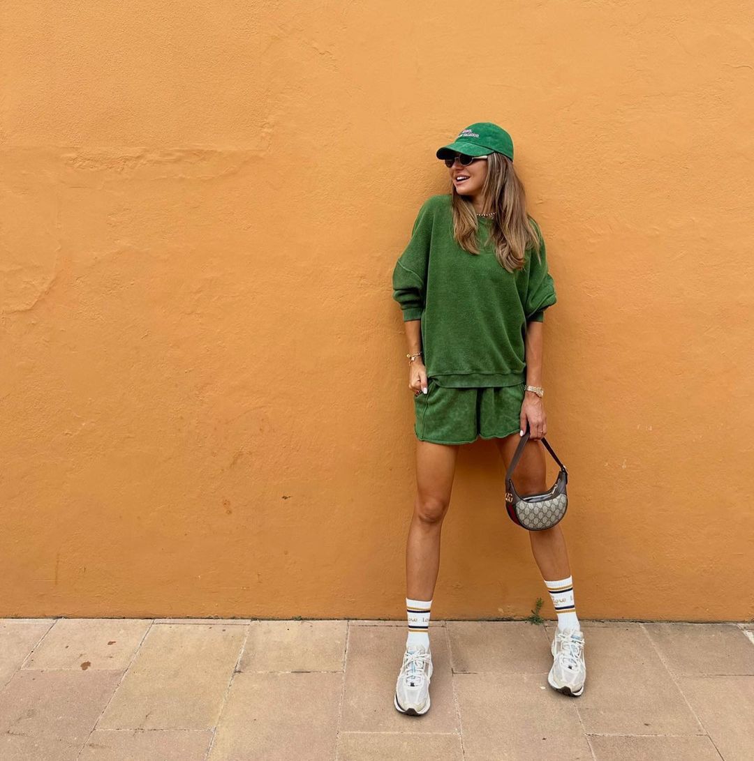 Anna Lewandowska w czapce z daszkiem