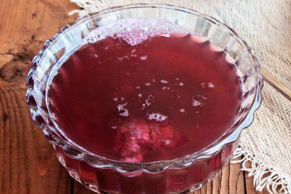 W PRL-u każde dziecko znało ten smak. Dziś babciny deser przegrywa ze sklepowymi gotowcami