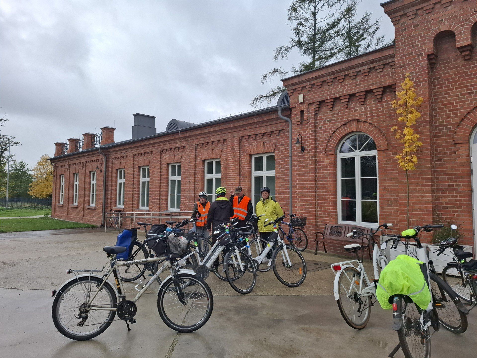 Rowerowy rajd Pieczonego Ziemniaka wystartował spod muzeum