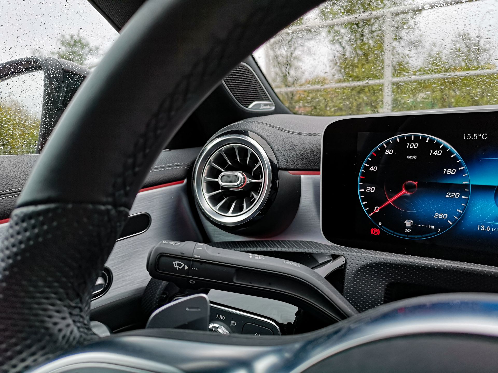 Mercedes CLA: System MBUX, wirtualny kokpit i audio Burmester 46