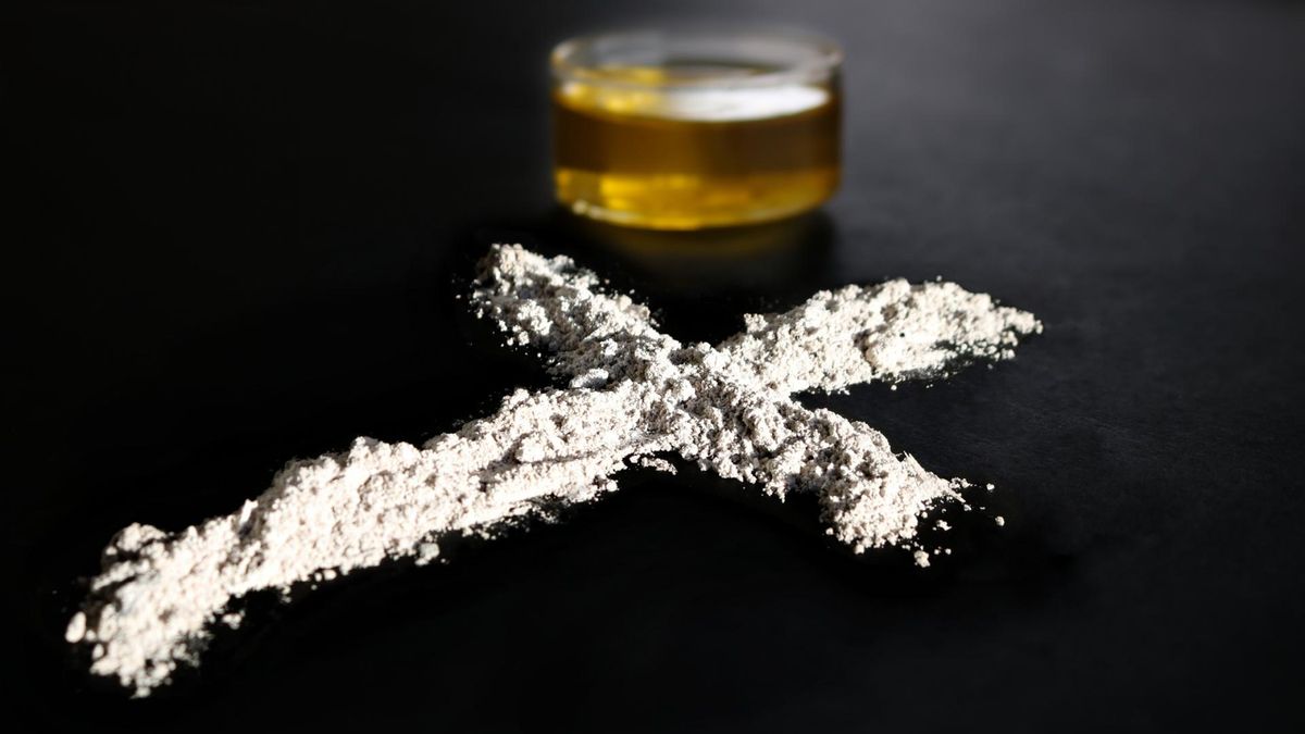 Środa popielcowa 2021. Jak wytłumaczyć dziecku na czym polega ten zwyczaj?