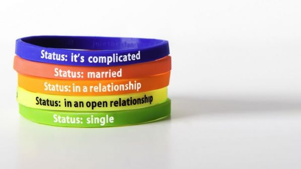 Kochanie, zapomniałeś zabrać status związku! 1