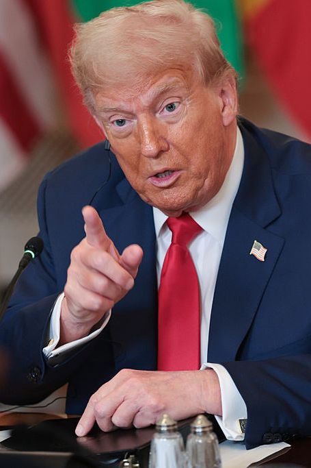 USA wysyłają broń Ukrainie. Trump mówi, kto za nią płaci