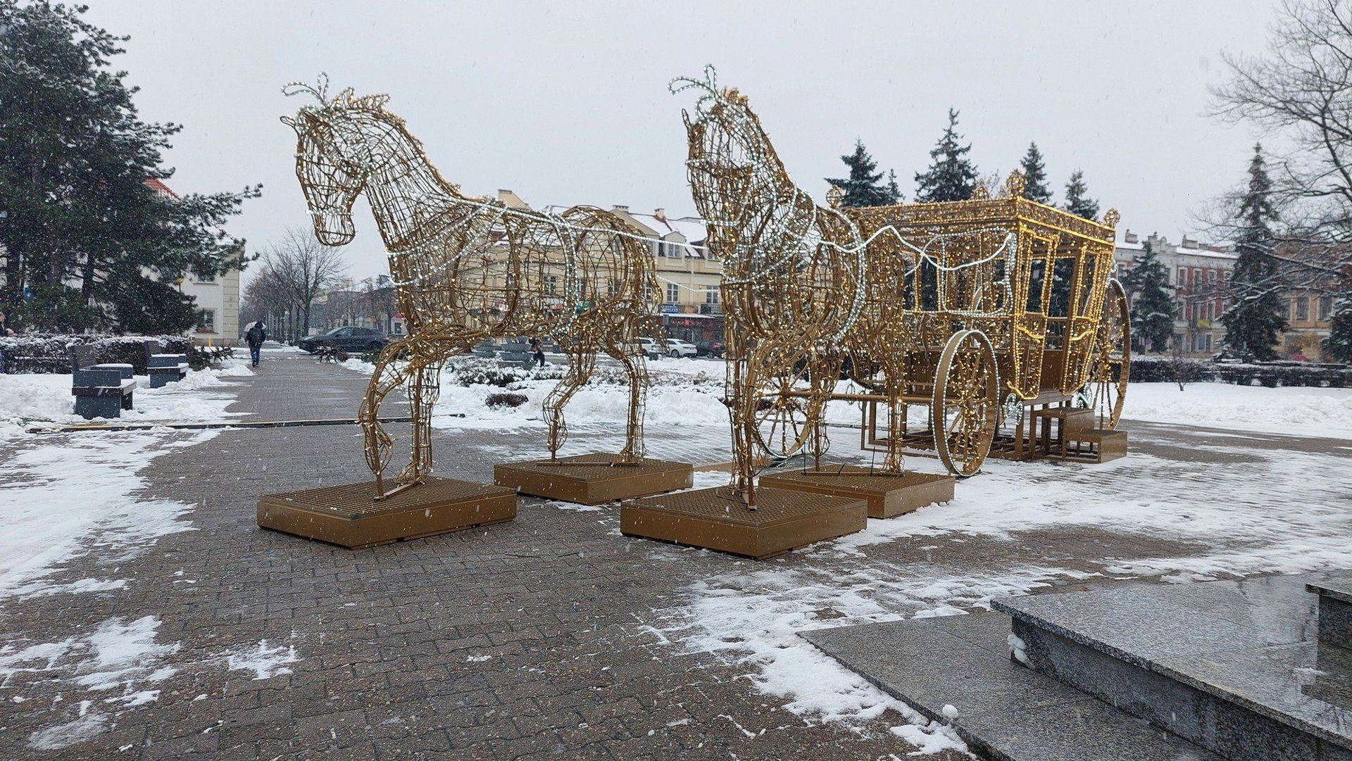 Ozdoby świąteczne 2025 na placu Wolności we Włocławku