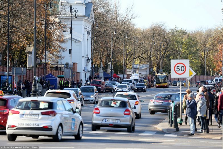 Zakaz aut spalinowych do kosza? Polska ma plan