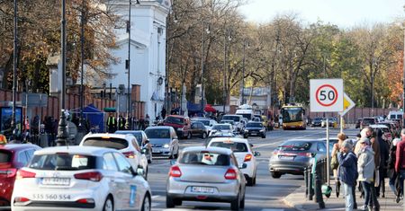 Zakaz aut spalinowych do kosza? Polska ma plan