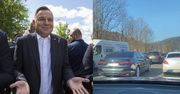 Andrzej Duda OMIJA KOREK na sygnale, wracając z nart. Internauci zniesmaczeni: "A my dwie godziny przez Wisłę!"