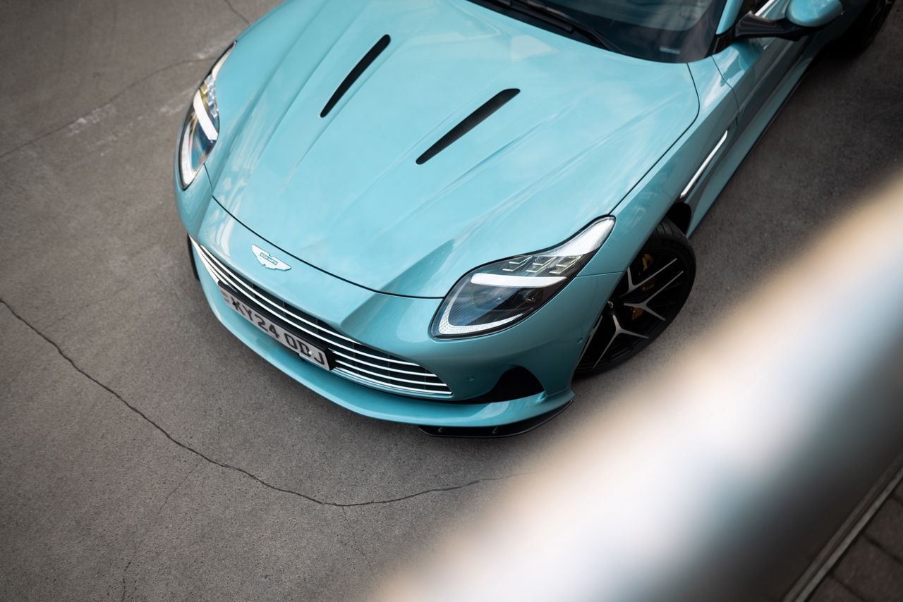 Aston Martin DB12 Volante