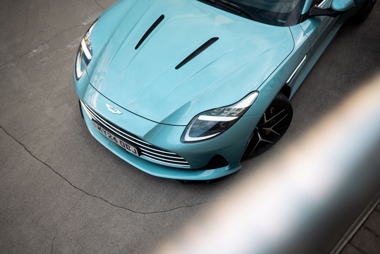 Aston Martin DB12 Volante