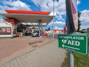 Gąbińska Sieć Defibrylatorów AED rośnie. Kolejne urządzenie już dostępne