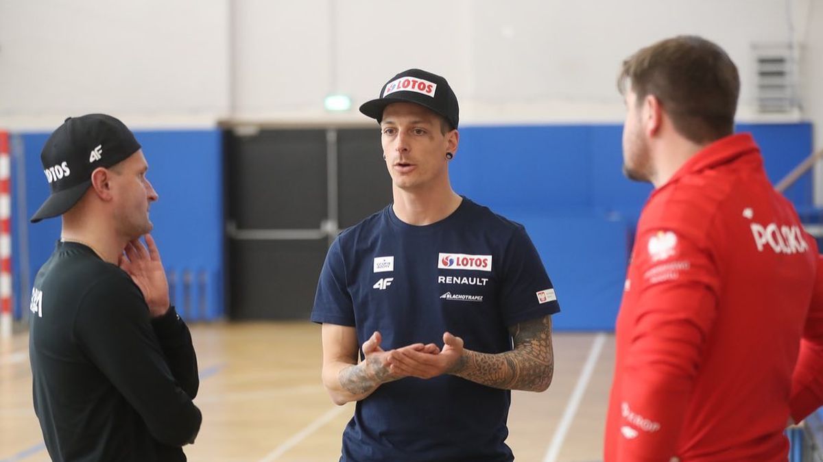 W środku zdjęcia: Thomas Thurnbichler