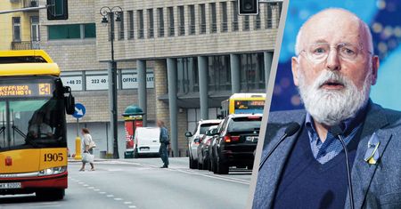 Zaskakujące słowa w PE. Timmermans chwali Polskę. Ekspert wyjaśnia