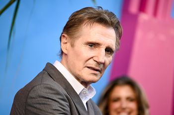 Wystąpił w antyszczepionkowym filmie. Teraz się tłumaczy