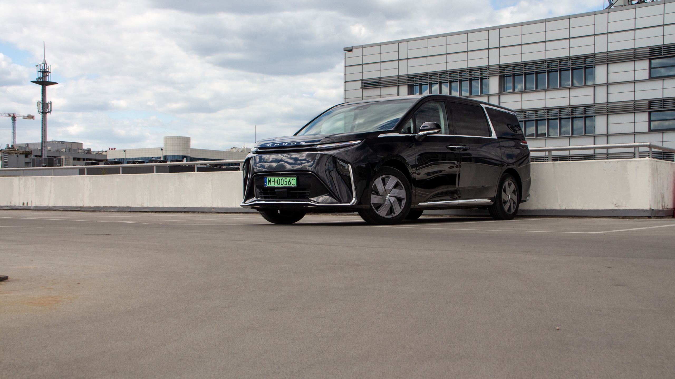 Maxus Mifa 9
