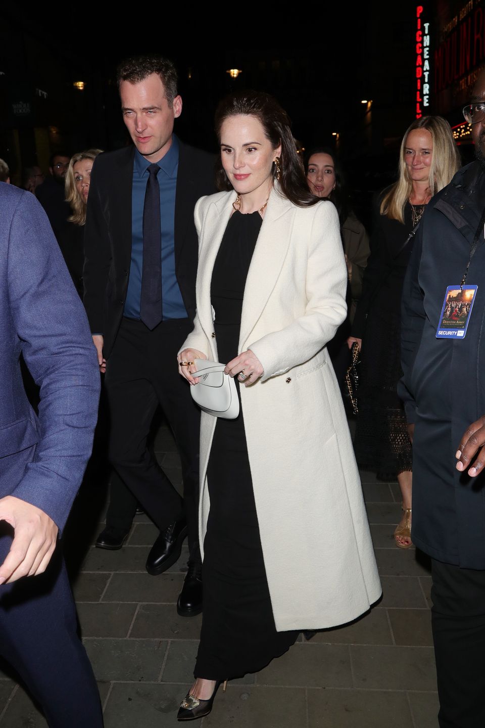 Jasper Waller-Bridge i Michelle Dockery