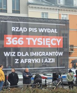 Konfederacja na marszu PiS. Przynieśli transparent