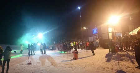 Nocne tańce na stoku narciarskim w Chodzieży