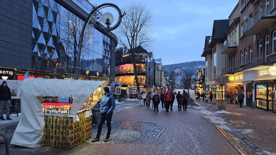 Krupówki bez śniegu