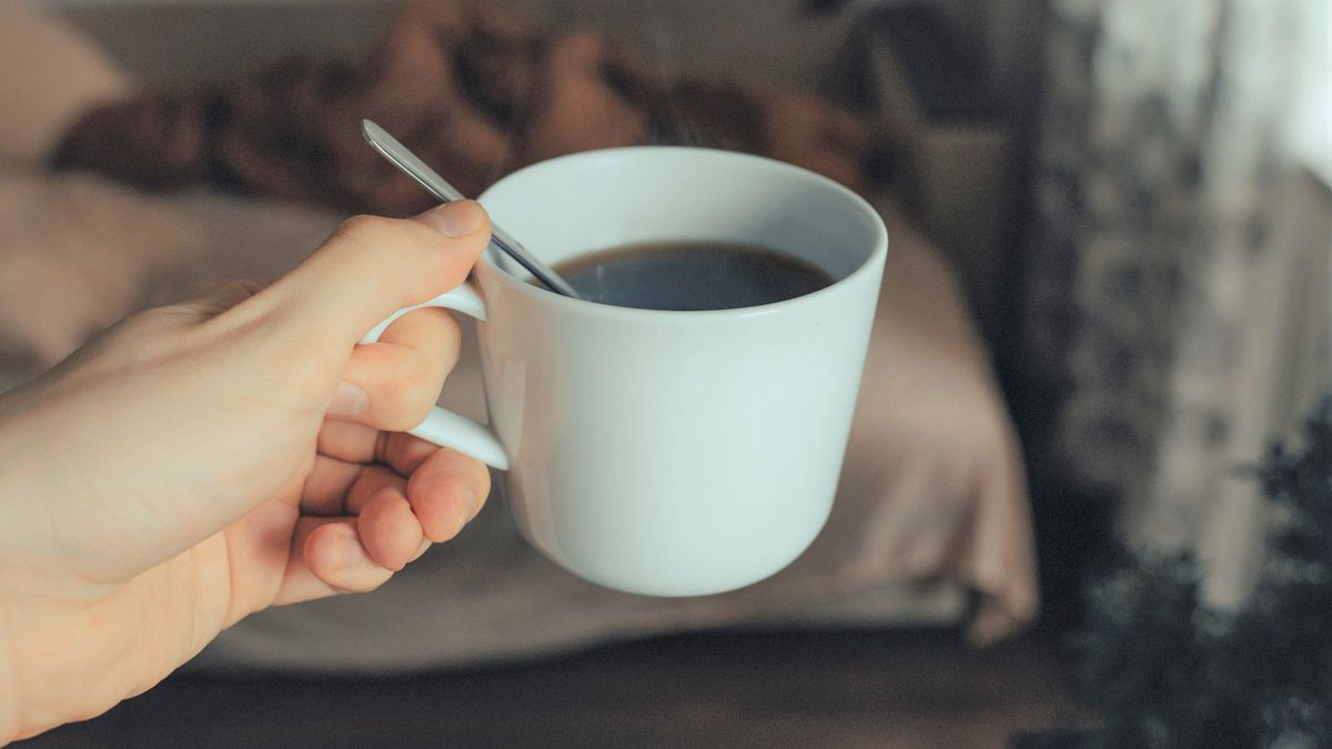 Poranna kawa w kubku