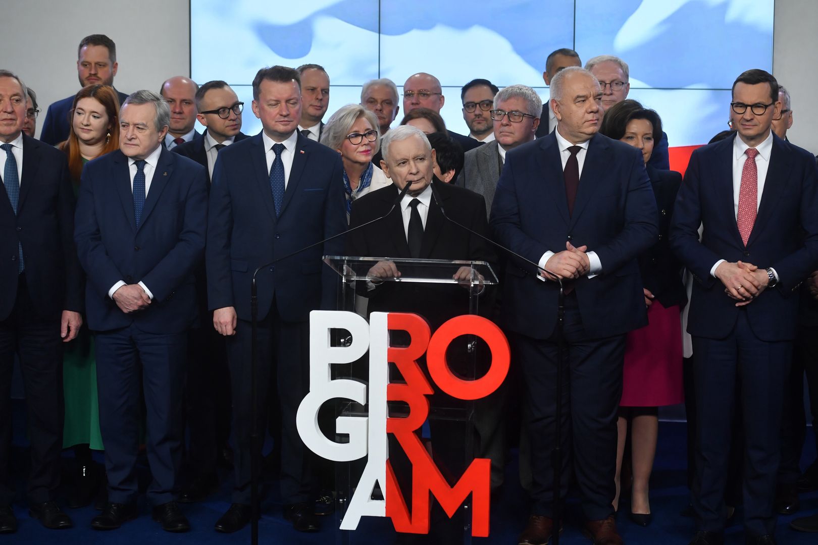 Jaros�aw Kaczy�ski, Mateusz Morawiecki, Jacek Sasin, Henryk Kowalczyk, Mariusz B�aszczak, Piotr Gli�ski
Piotr Nowak
konferencja, pis, polityk polityka, prasowa, prezes, partii, plany, politycy, polityk�w, program, programu, programy, seria spotka�, serii spotka�, wyborcami, dru�yna, parlamentarnymi, przed wyborami, rozmowy, spo�ecze�stwem, z Polakami