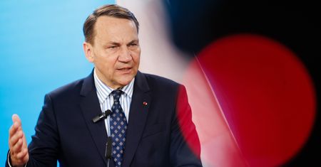 Sikorski stawia żądanie Zachodowi. Mówi wprost o "miejscu przy stole"