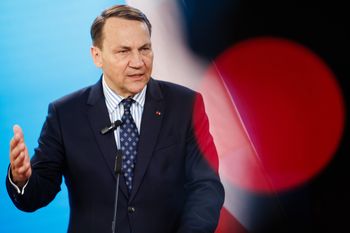 Sikorski stawia żądanie Zachodowi. Mówi wprost o "miejscu przy stole"