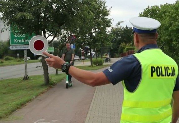 Coraz więcej wypadków z udziałem hulajnóg elektrycznych. Policja mówi dość!