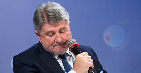 Rzońca zapowiada: "Węgry będą postawione pod ścianą"