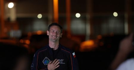 Poleciał w kosmos. Ile może zarobić Sławosz Uznański-Wiśniewski?