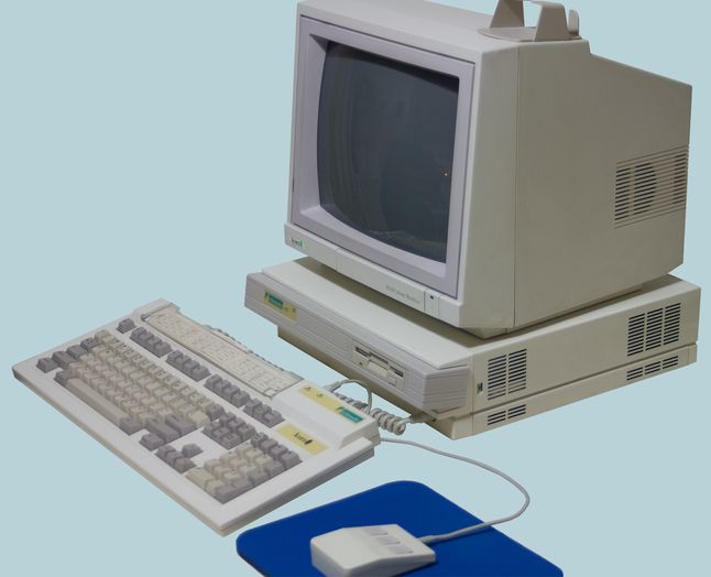 Acorn Archimedes A410/1, oryginalny monitor i myszka