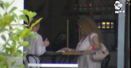 Różowa Magda Gessler... Ładna sukienka?