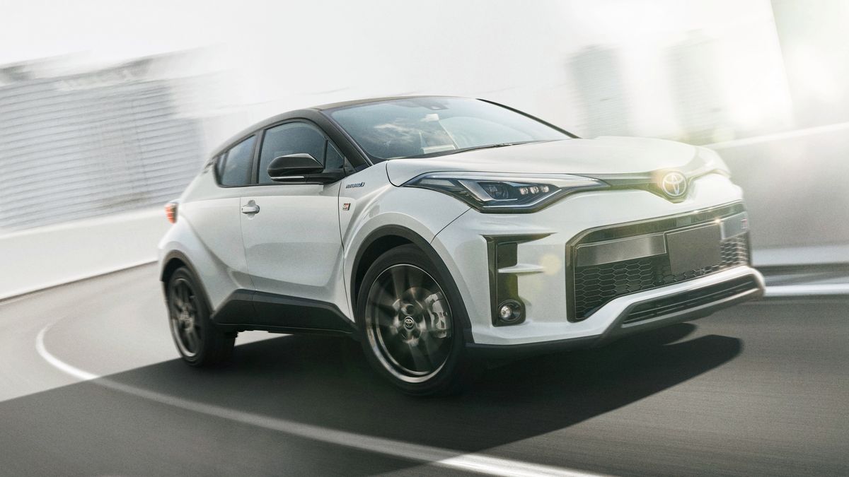Na obecnym modelu zbudowano już wersję GR Sport, czyli stylizowaną na sportową odmianę Toyoty C-HR