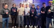 Ilu hokeistów zmieści się do malucha? Gracze Fudeko GAS odwiedzili muzeum