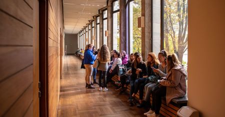 Kredyt na studia. Trwają rozmowy z bankami. Kto skorzysta?