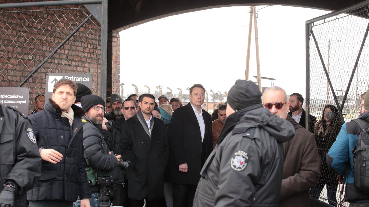 Elon Musk odwiedził Polskę i zobaczył obóz koncentracyjny Auschwitz-Birkenau. 