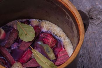 Jak zakisić barszcz czerwony? Najprostszy przepis