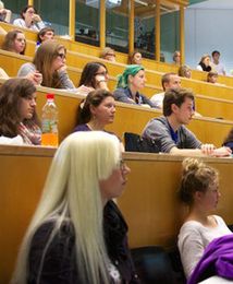 System edukacji w Polsce. Polska młodzież lubi się kształcić, jest w europejskiej czołówce